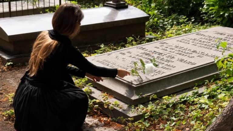 How to Choose a Meaningful Headstone for a Loved One 